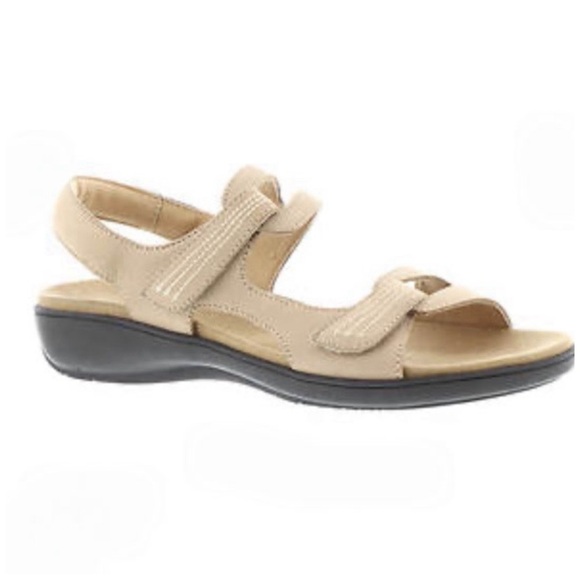 TROTTERS •
KATARINA 3 COMFORT INSOLE STRAPPY FLAT SANDALS - Picture 2 of 8